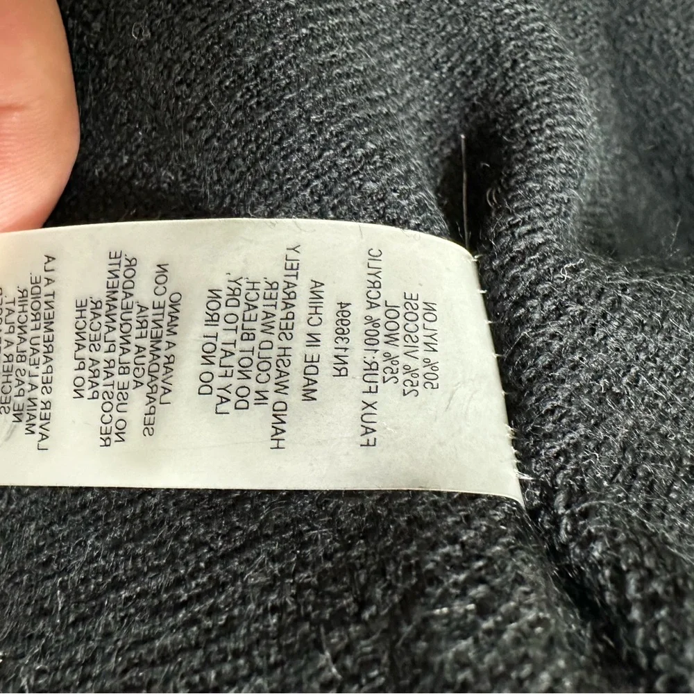 Sioni Black Knit Faux Fur Cape, L/XL, NWT - Picture 8 of 12